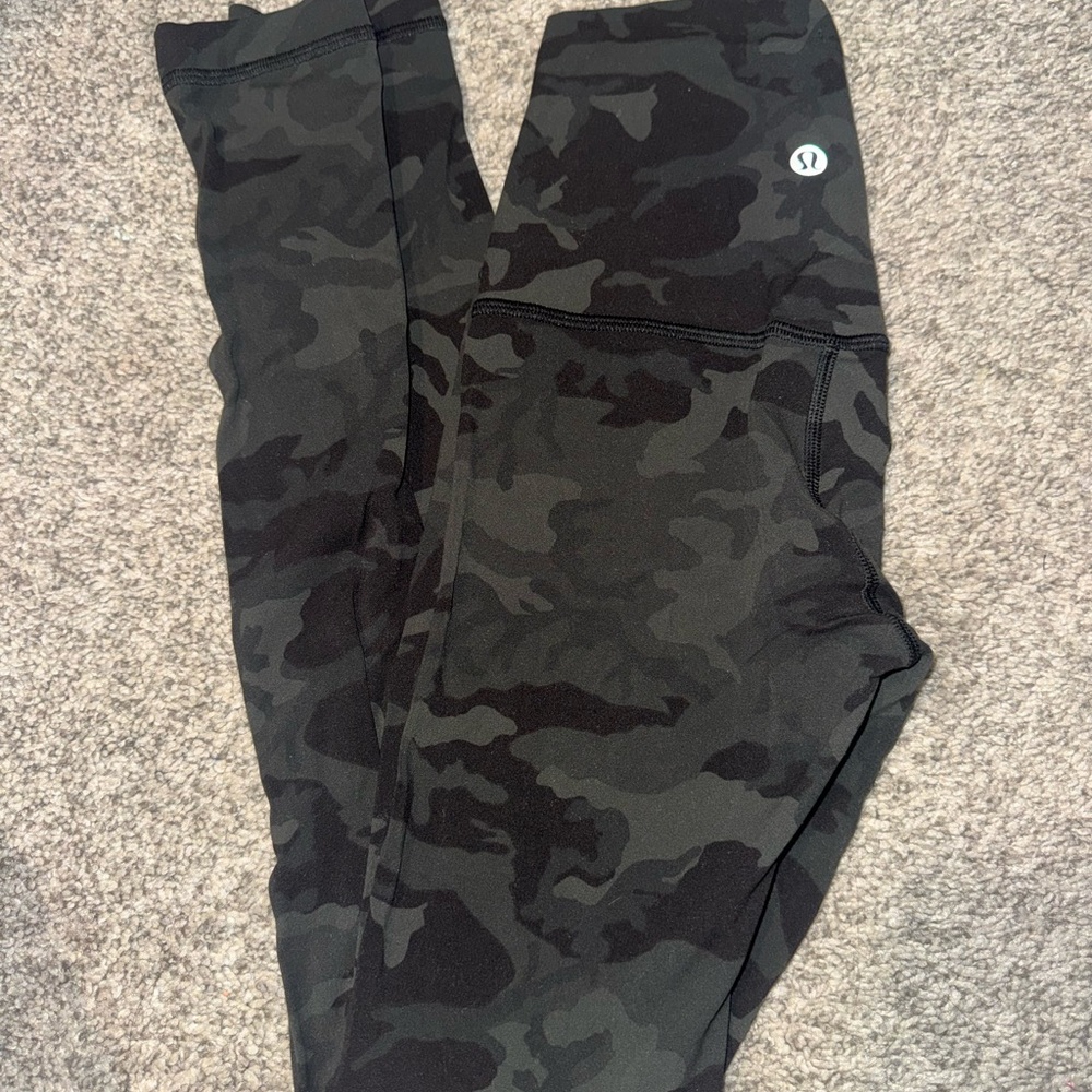 lululemon athletica vguc women’s align pant green camo sz 2